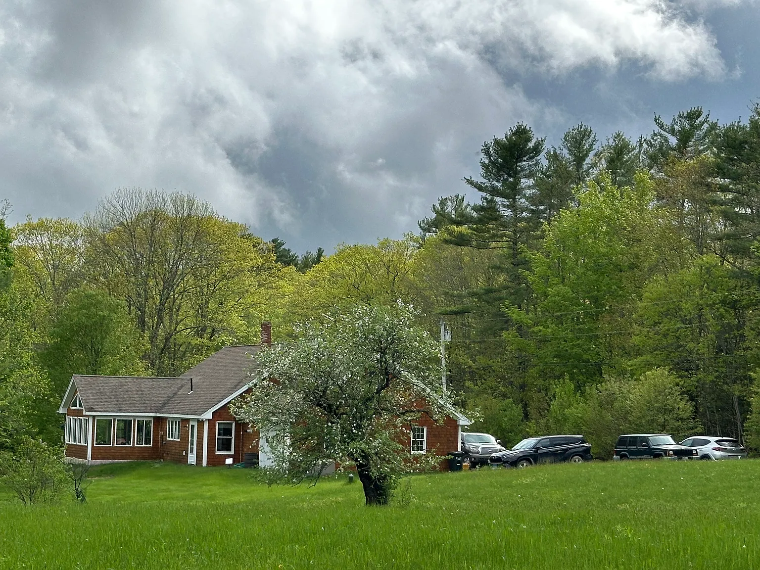 2 bed, 1.5 bath, 2500 sqft, $2,250 — Photo 2