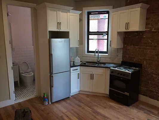 Rented by Elite NY Holdings | media 37