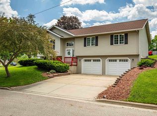 513 8th Ave, New Glarus, WI 53574