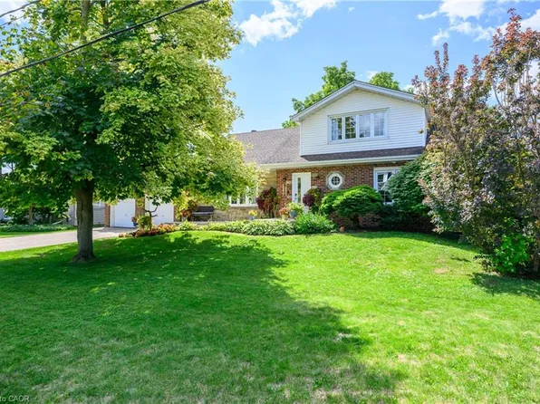 912 Boothman Ave, Burlington, ON L7T 1P4