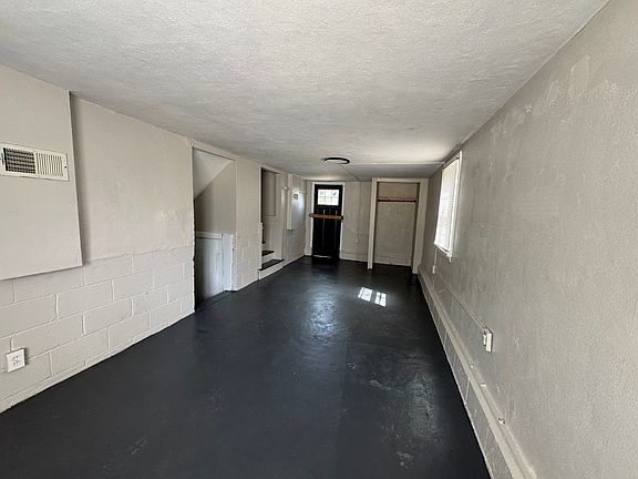 2nd image of 2419 Mary Ave
