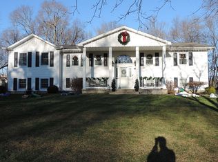 19 Fairway Dr, East Hanover, NJ