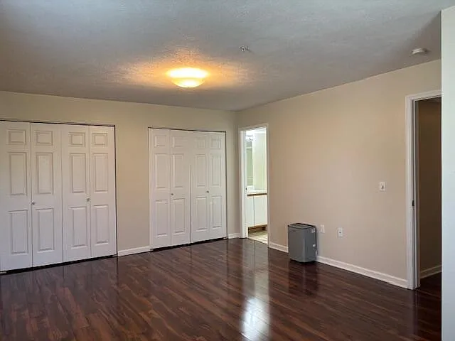 1522 Oakfield Dr — Photo 6