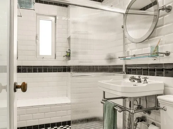 205 West 57th Street image 2 of 7