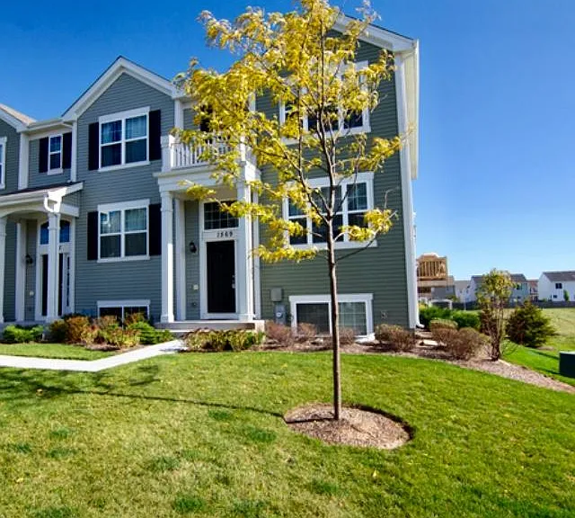 1669 Windward Dr — Photo 2