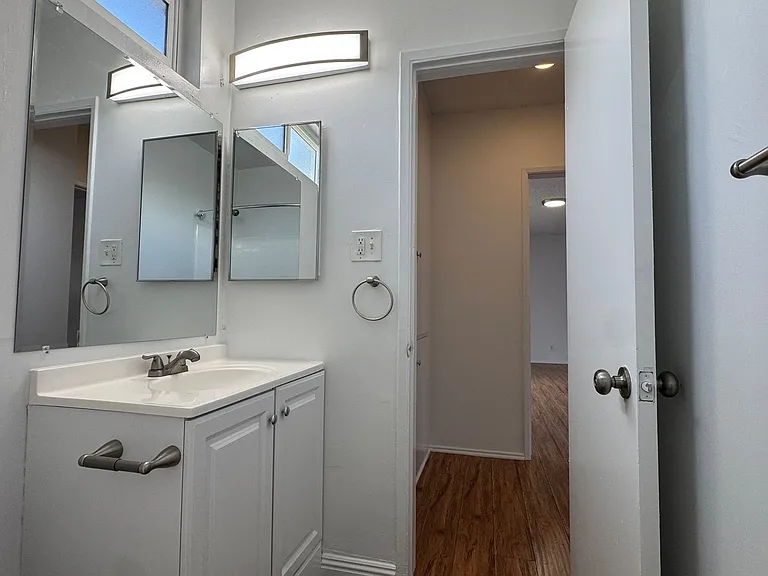 6632 Darby Ave — Photo 20
