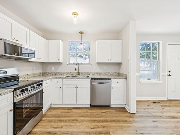 5th image of 3712 Colonial Heritage Dr