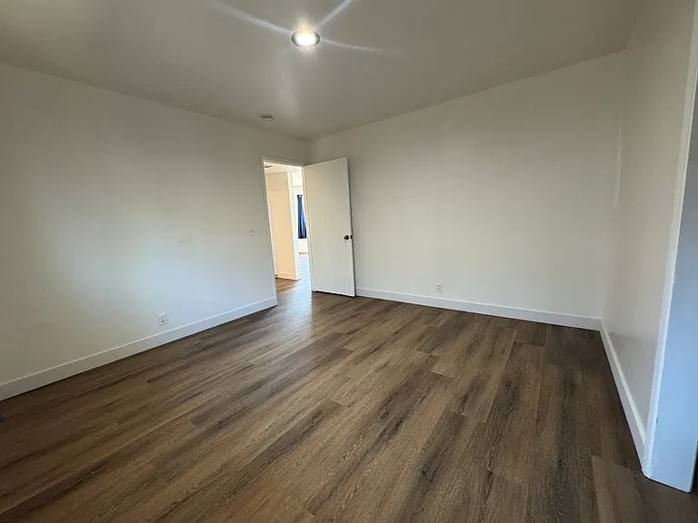 86 Eastwood Ct — Photo 5