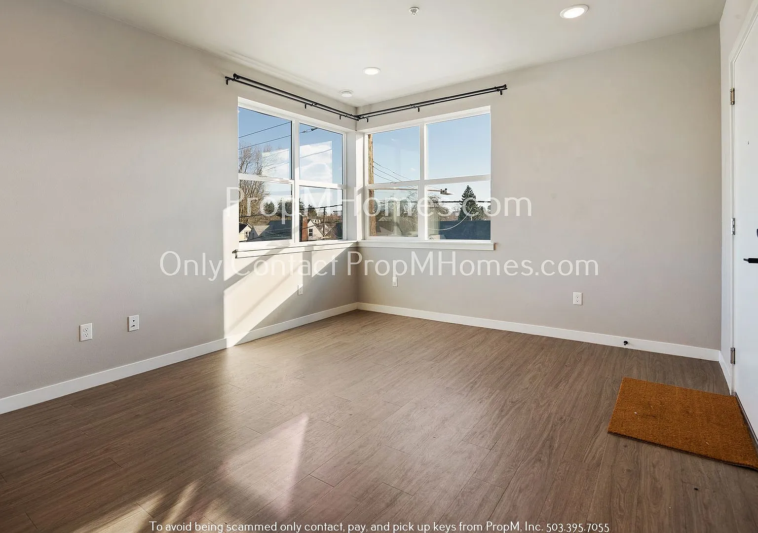 Charming Studio in Arbor Lodge! Modern Updates! Plenty of Light! — Photo 4