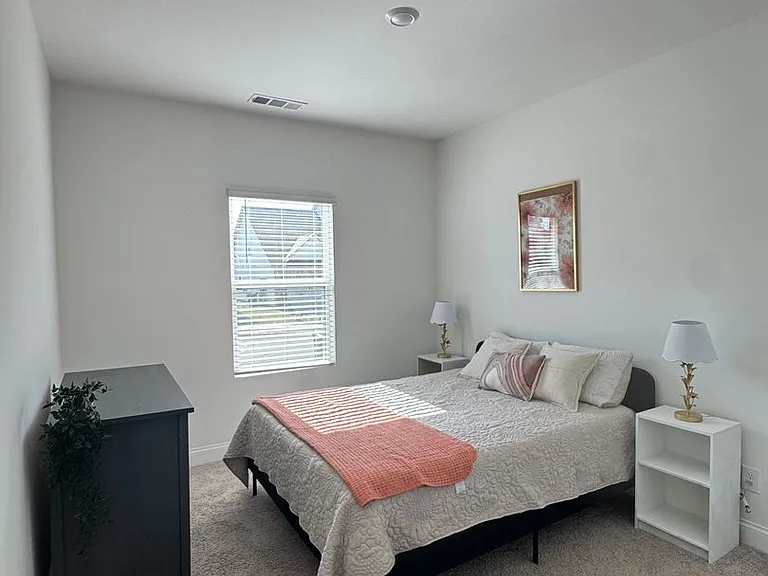 2104 Creekland View Blvd — Photo 4