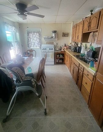 2nd image of 272 Lincoln St