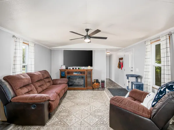 569 E 10th St #1A, Marysville, OH 43040