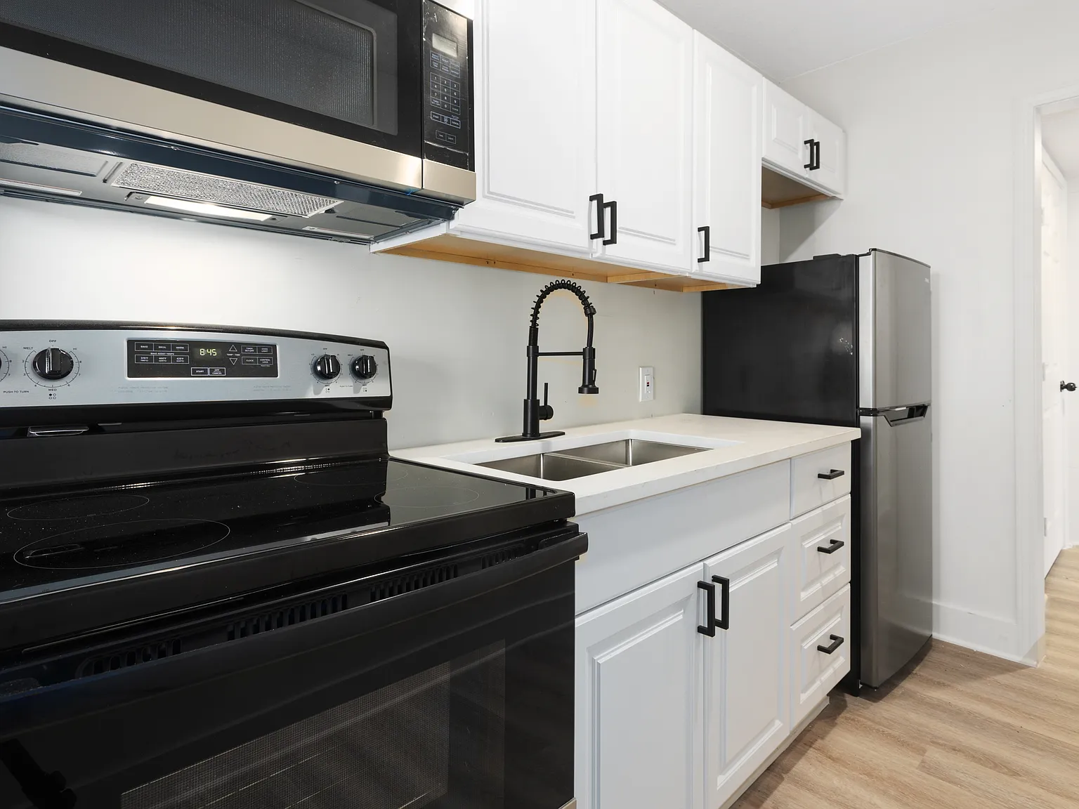 3409 Indiana Ave - 5 — Photo 3