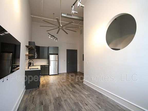 5th image of 600 Magnolia St APT 214