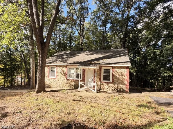 601 Succasunna Rd, Landing, NJ 07850