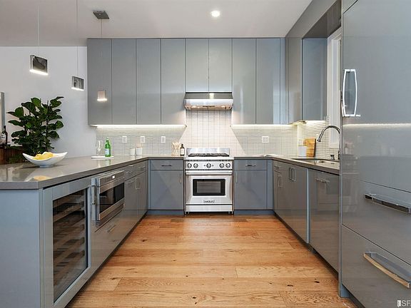 3rd image of 200 Dolores St #3