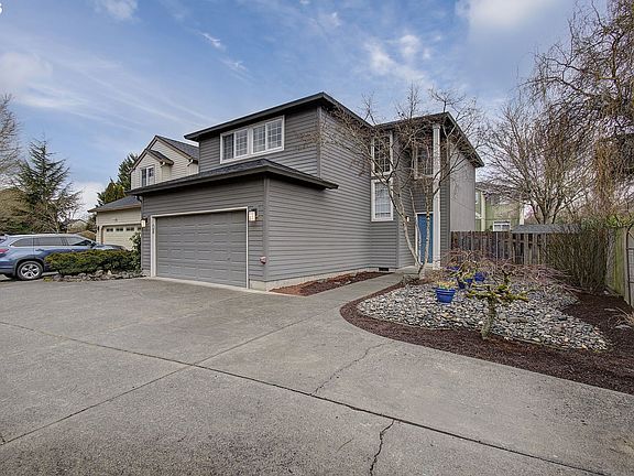 2nd image of 1813 SE 186th Pl