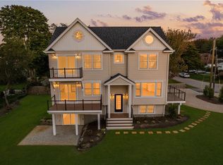 86 Spanker St, Jamestown, RI 02835