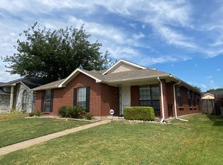 421 Sims Dr, Cedar Hill, TX 75104