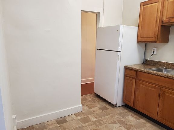 4th image of 519-527 W King St #L