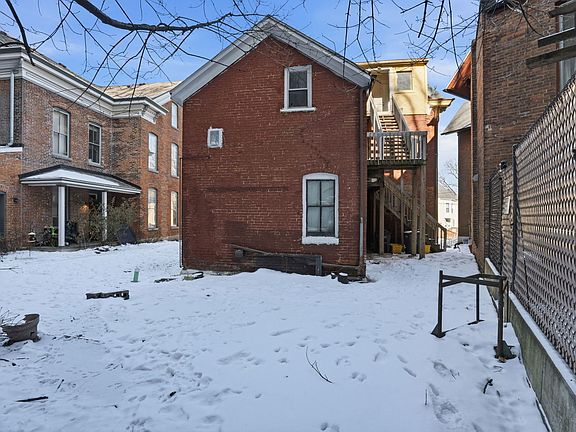4th image of 306 W Locust St