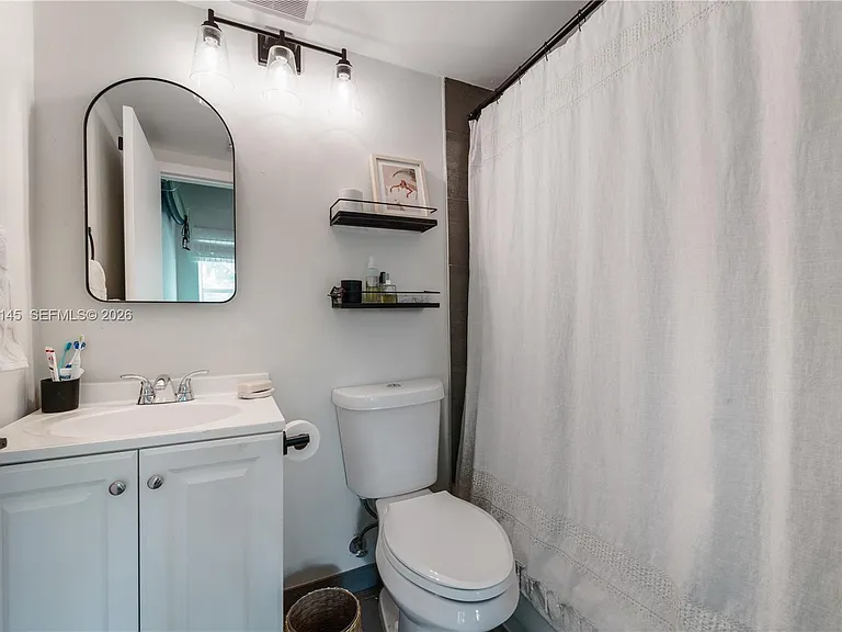 1521 Lenox Ave #302 — Photo 9