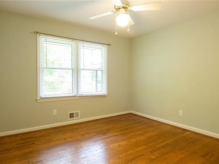 2852 Talisman Ct NE — Photo 18