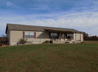 925 East, Elizabethtown, IL 62931