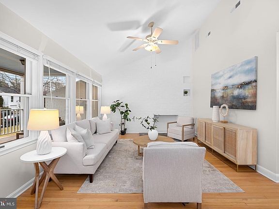 5th image of 1615 45th St NW