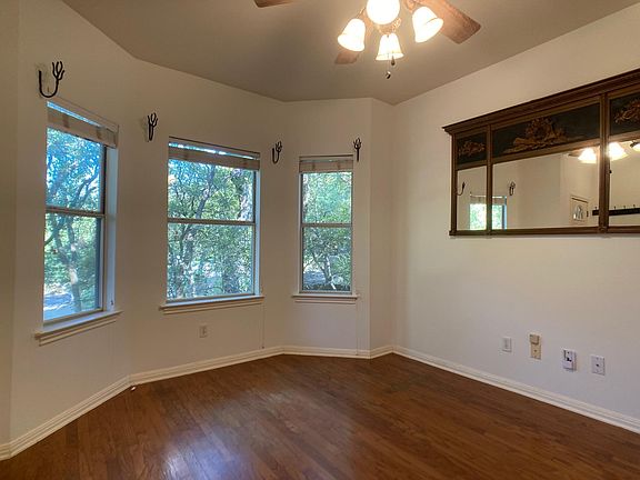 front living area, opposite view