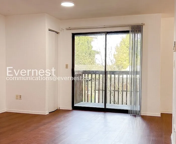 1033 SW 148th St #3 — Photo 6