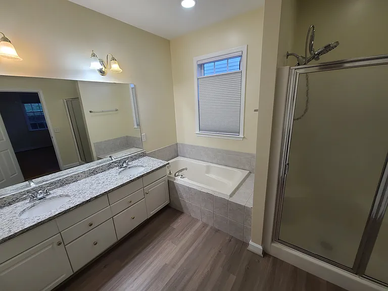 1112 Rustic Willow Ln — Photo 14