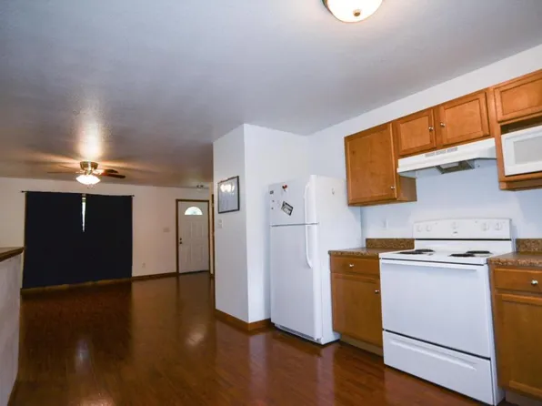 1127 Pomeroy St, Manhattan, KS 66502