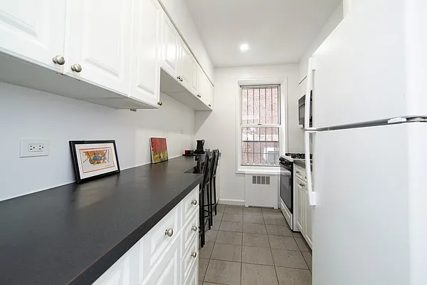 Sold by Qwest Residential Downtown LLC | media 6