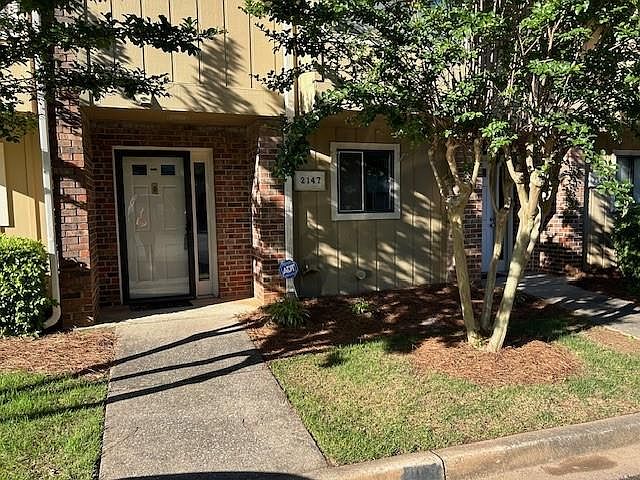 1st image of 2147 Palmyra Dr SE