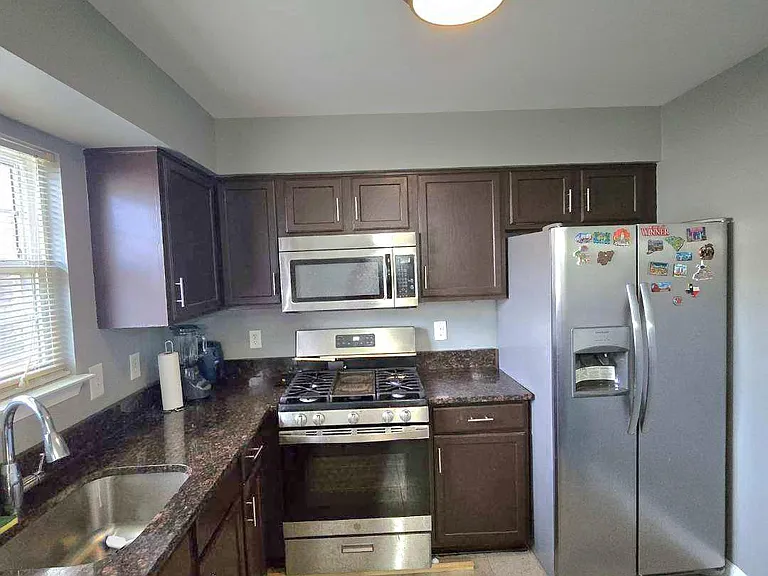 3516 Community Dr — Photo 2