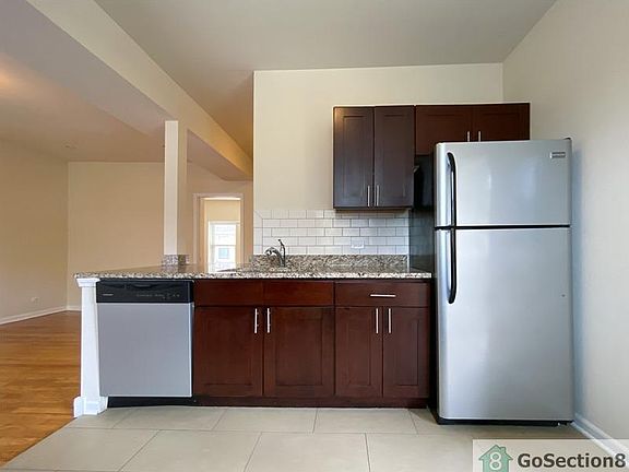 5th image of 4746 S Greenwood Ave APT 3E