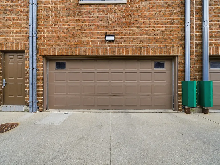 1144 W Roscoe St #3W — Photo 22
