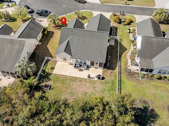 4th image of 916 Dunrobin Ln.