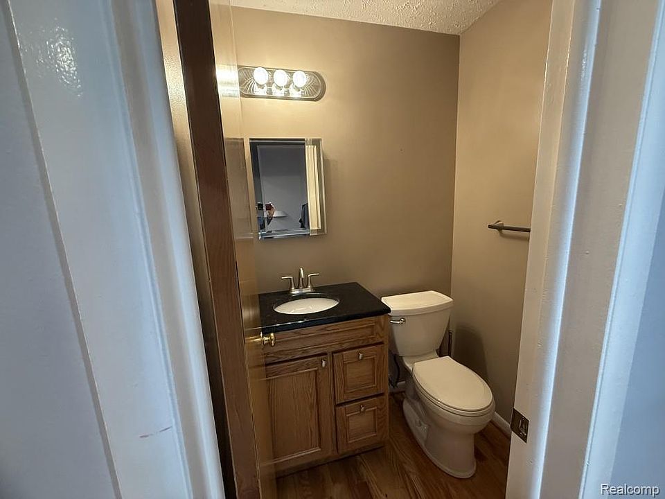 30127 Brookview Dr, photo 18