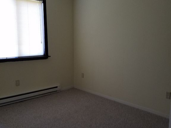 5th image of 8498 Bumble Bee Way