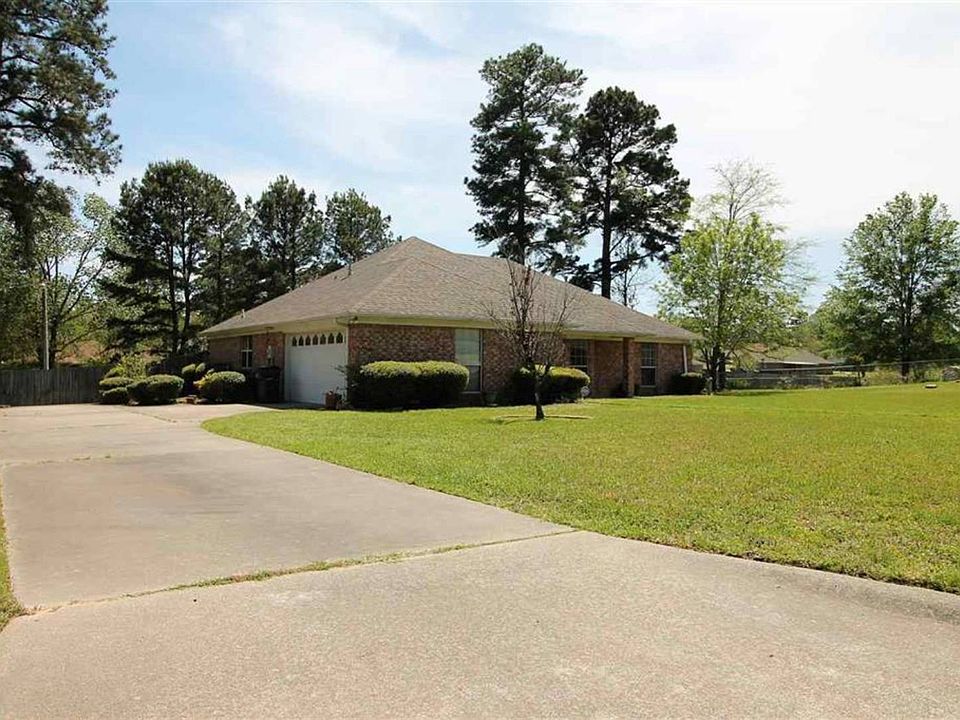 2nd image of 301 Phillips Cir