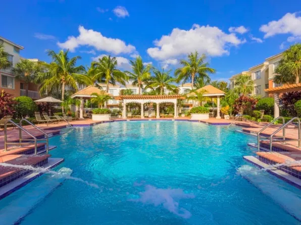 3203 Myrtlewood Cir E, Palm Beach Gardens, FL