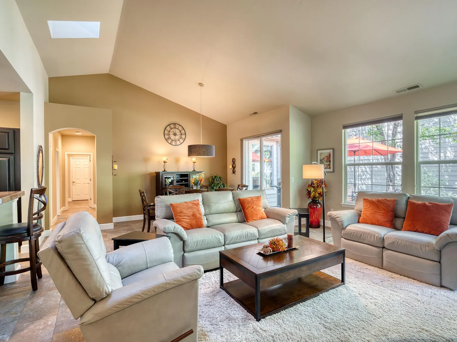 2 bed, 1514 sqft, $2,995 — Photo 3