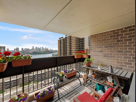 3rd image of 80 Gold St #20C