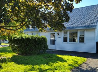 18 Whitney Rd, Latham, NY 12110
