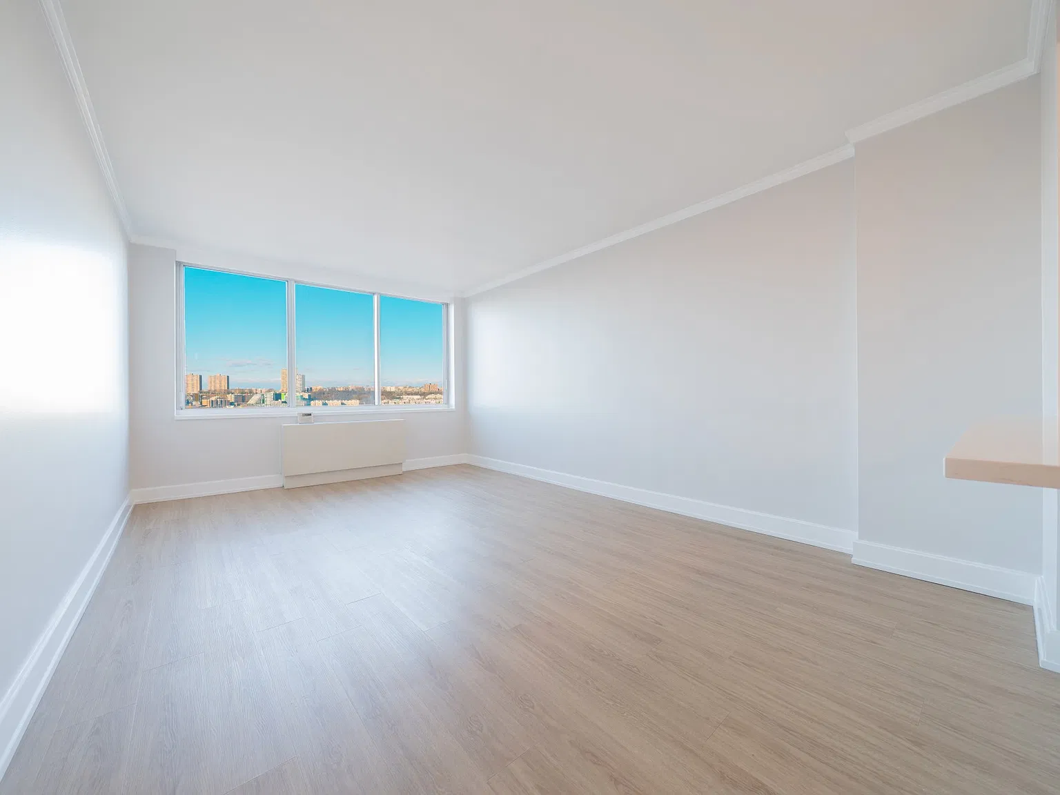 140 Riverside Boulevard — Photo 1