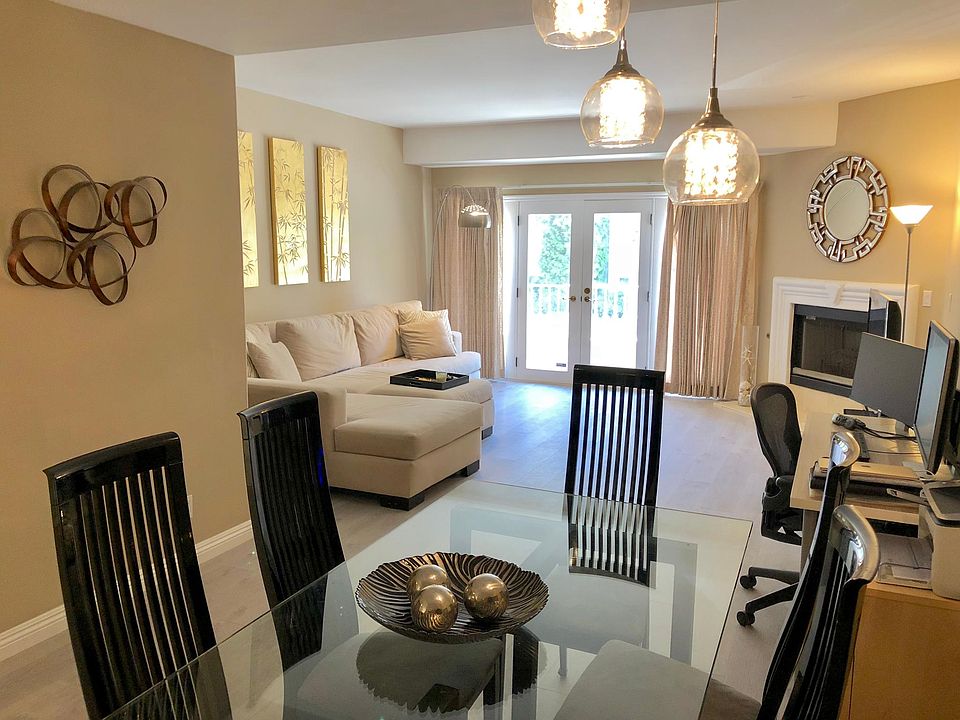 Dining/Living room, balcony doors