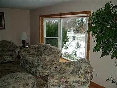 2nd image of 24540 Fairmount Blvd