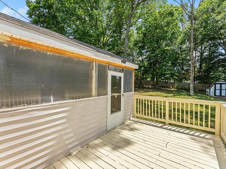 2220 Lauderdale Dr — Photo 38